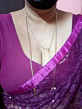 Snapshot of ananya956 chatting on 12.15.25 ananya956 online show from 12.15.25