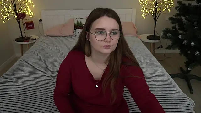 MagicPeachh  online show from 12.23.24