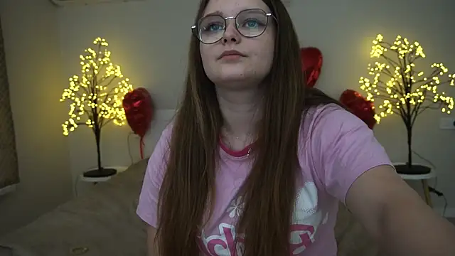 MagicPeachh  online show from 02.28.25