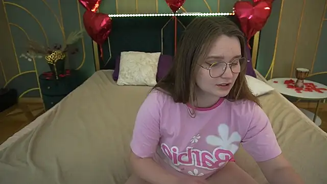 MagicPeachh  online show from 03.03.25