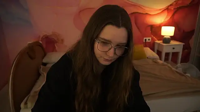 MagicPeachh  online show from 09.30.25