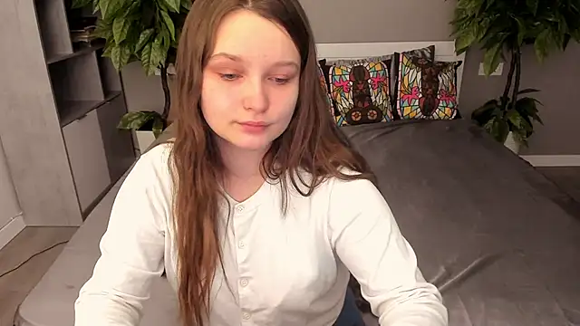 MagicPeachh  online show from 11.18.25