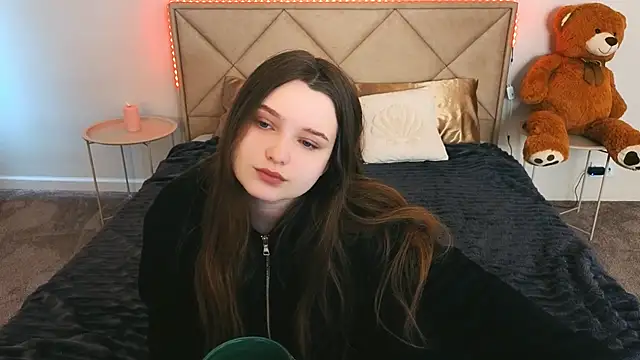 Snapshot of MagicPeachh_ chatting on 04.08.26 MagicPeachh online show from 04.08.26