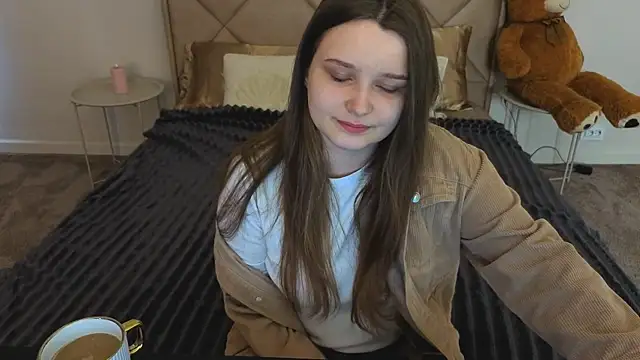 Snapshot of MagicPeachh_ chatting on 04.18.26 MagicPeachh online show from 04.18.26