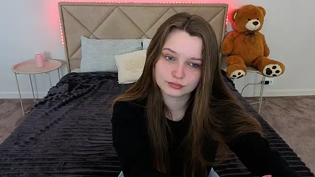 Snapshot of MagicPeachh_ chatting on 04.23.26 MagicPeachh online show from 04.23.26