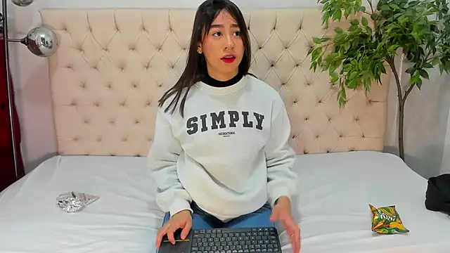 Victoria Coleman online show from 01.25.25