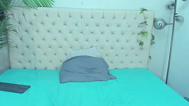 Victoria Coleman online show from 03.20.25