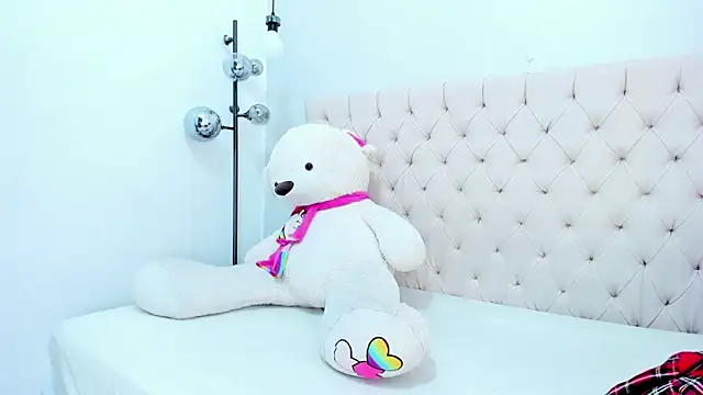 Victoria Coleman online show from 02.24.26