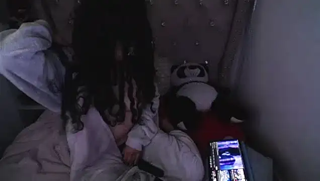 Snapshot of CherieCurl chatting on 12.23.25 CherieCurl online show from 12.23.25