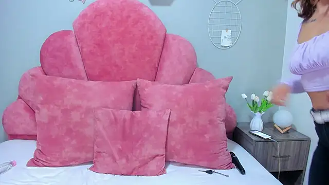 Snapshot of LilithSmith_ chatting on 02.15.25 LilithSmith online show from 02.15.25