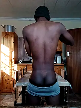 BoyWandaa online show from 03.15.25