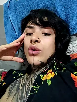 taaylor33 online show from 11.20.25