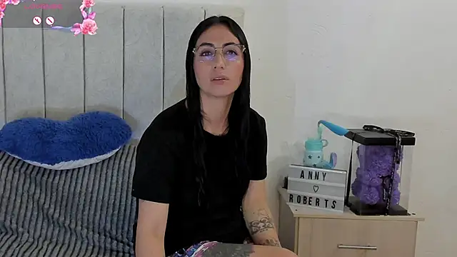 Snapshot of anny_roberts chatting on 06.14.26 anny roberts online show from 06.14.26