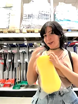 Snapshot of GerallFoxxx chatting on 10.24.25 GerallFoxxx online show from 10.24.25