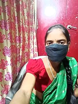 Snapshot of Joshna-Sexy chatting on 12.18.24 Joshna-Sexy online show from 12.18.24