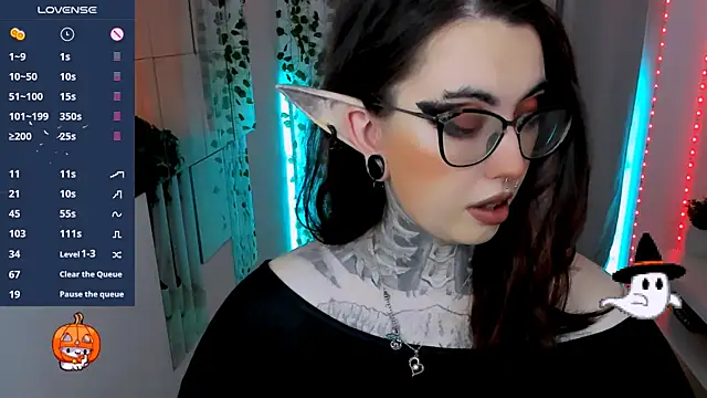 Snapshot of Dixi_Pixi_ chatting on 12.04.25 Dixi Pixi online show from 12.04.25