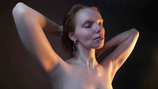 ginger hugs online show from 03.15.25