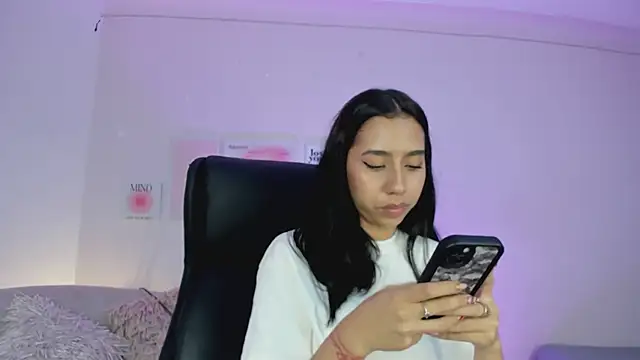 Snapshot of MissSussy chatting on 02.11.25 MissSussy online show from 02.11.25