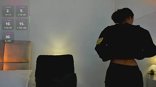 Snapshot of MissSussy chatting on 10.20.25 MissSussy online show from 10.20.25