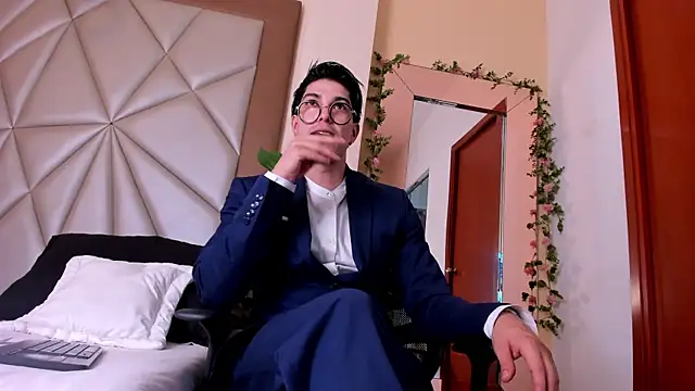 Karimferrer online show from 01.16.26