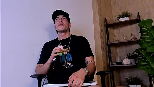 Karimferrer online show from 02.04.26