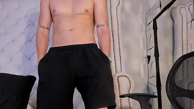 Karimferrer online show from 03.27.26