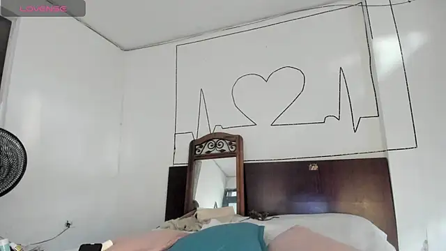 latinaStepmom online show from 04.14.26