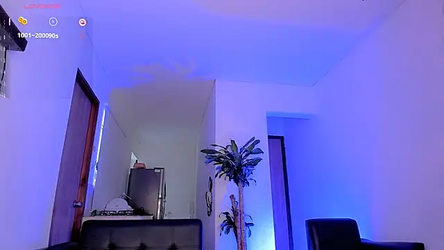 Snapshot of Pretty_Mariangel chatting on 02.04.25 Pretty Mariangel online show from 02.04.25