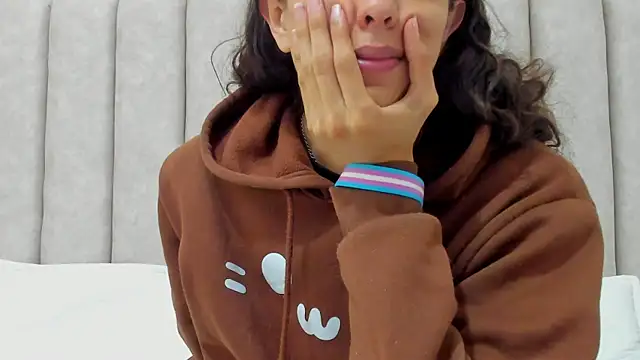 FreyaMoller online show from 10.28.25