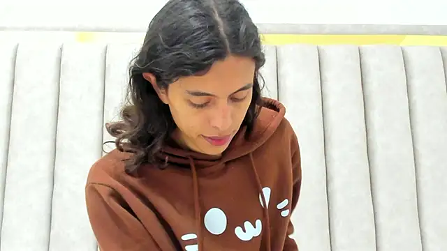 FreyaMoller online show from 03.04.26