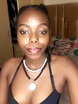 Snapshot of naughty_ebony-queen chatting on 02.02.25 naughty ebony-queen online show from 02.02.25