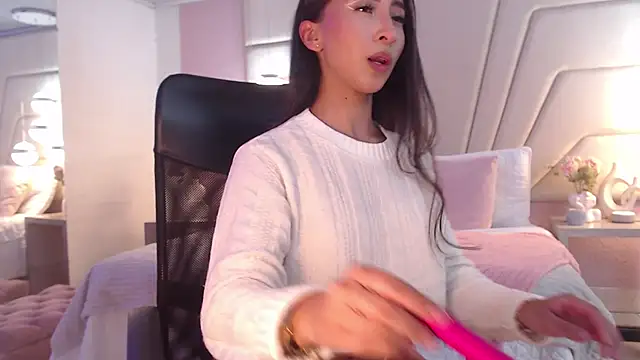 Riley  x online show from 12.16.24