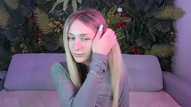 Horny Blond online show from 09.15.25