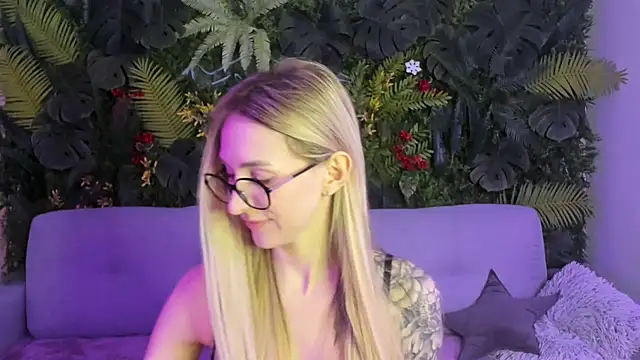 Snapshot of Horny_Blond chatting on 02.08.26 Horny Blond online show from 02.08.26