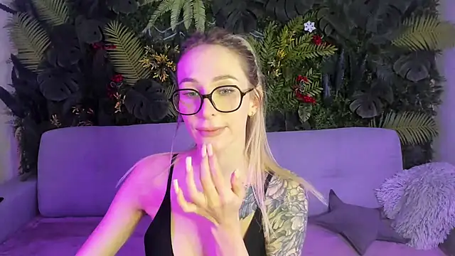 Snapshot of Horny_Blond chatting on 02.13.26 Horny Blond online show from 02.13.26