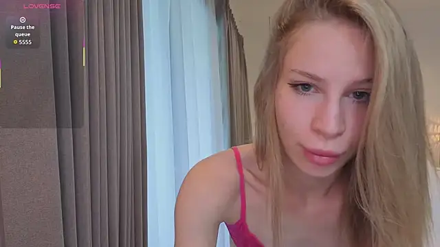 Elis Fox online show from 12.18.25