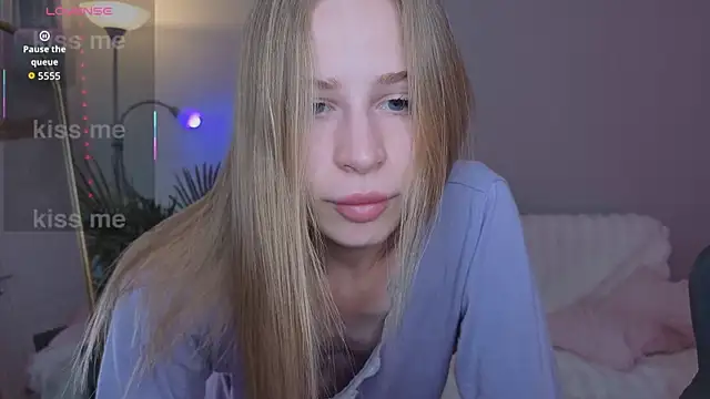 Snapshot of Elis_Fox chatting on 04.30.26 Elis Fox online show from 04.30.26