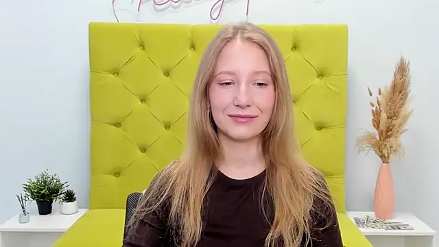 Snapshot of LolaWilsons chatting on 04.29.26 LolaWilsons online show from 04.29.26