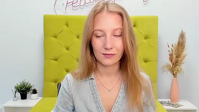 Snapshot of LolaWilsons chatting on 05.16.26 LolaWilsons online show from 05.16.26