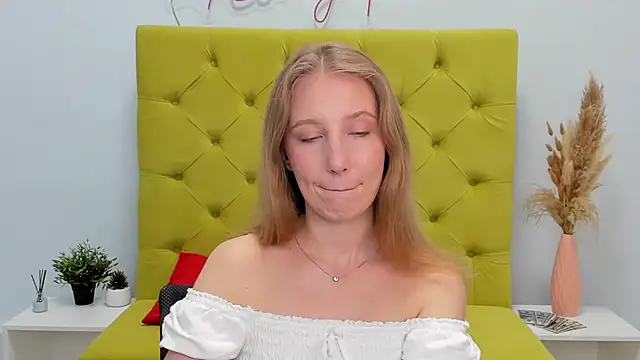 Snapshot of LolaWilsons chatting on 05.20.26 LolaWilsons online show from 05.20.26