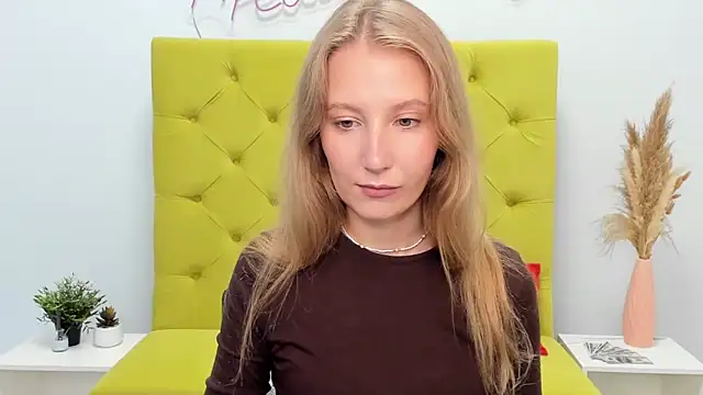 Snapshot of LolaWilsons chatting on 06.05.26 LolaWilsons online show from 06.05.26