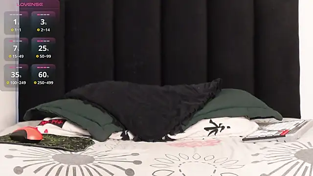 Snapshot of MarcoAlexLatino chatting on 10.31.25 MarcoAlexLatino online show from 10.31.25