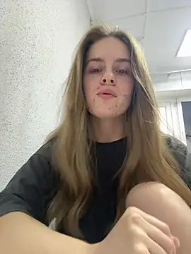 Snapshot of RozzitaBedberry chatting on 01.25.25 RozzitaBedberry online show from 01.25.25