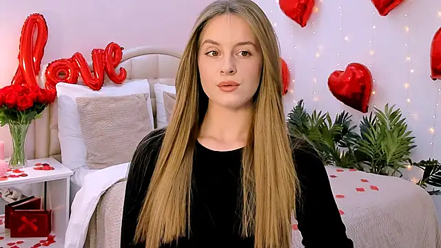 Snapshot of RozzitaBedberry chatting on 02.12.25 RozzitaBedberry online show from 02.12.25