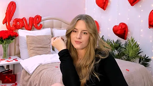 Snapshot of RozzitaBedberry chatting on 02.16.25 RozzitaBedberry online show from 02.16.25