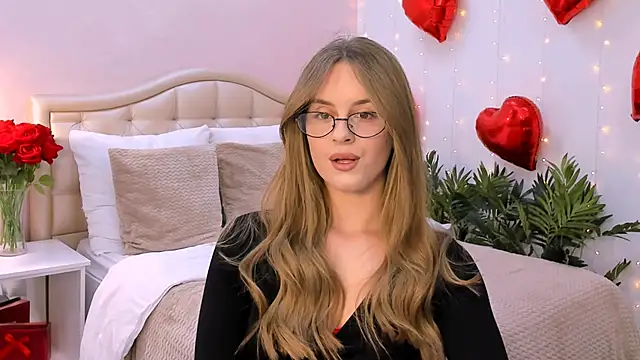 Snapshot of RozzitaBedberry chatting on 03.03.25 RozzitaBedberry online show from 03.03.25