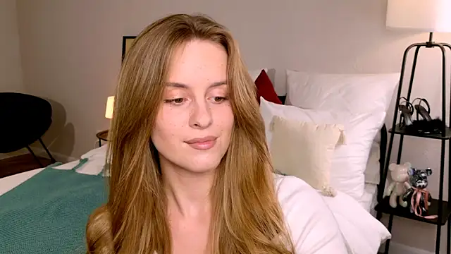 Snapshot of RozzitaBedberry chatting on 09.11.25 RozzitaBedberry online show from 09.11.25