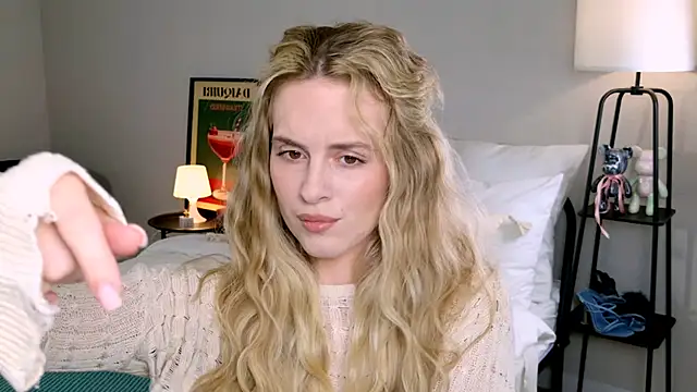 Snapshot of RozzitaBedberry chatting on 10.09.25 RozzitaBedberry online show from 10.09.25