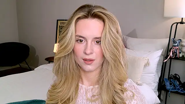 Snapshot of RozzitaBedberry chatting on 11.09.25 RozzitaBedberry online show from 11.09.25