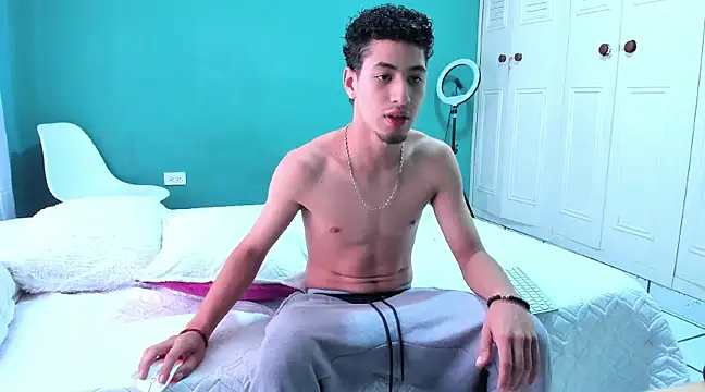 Snapshot of Chandler_ken chatting on 02.28.25 Chandler ken online show from 02.28.25